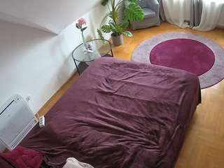 voyeurcam-julmodels-whitebed-4