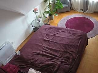 voyeurcam-julmodels-whitebed-4