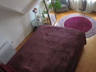 voyeurcam-julmodels-whitebed-4
