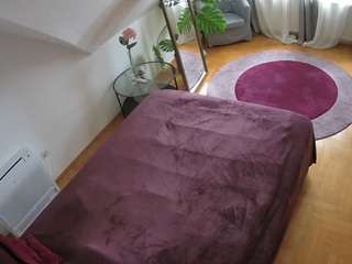 voyeurcam-julmodels-whitebed-4
