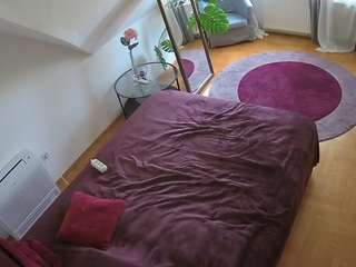 voyeurcam-julmodels-whitebed-4