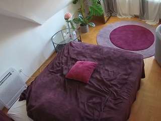 voyeurcam-julmodels-whitebed-4