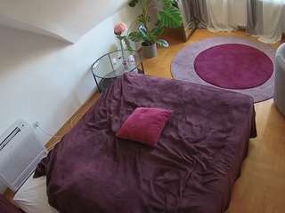 voyeurcam-julmodels-whitebed-4