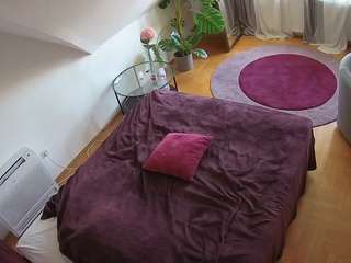 voyeurcam-julmodels-whitebed-4 webcam