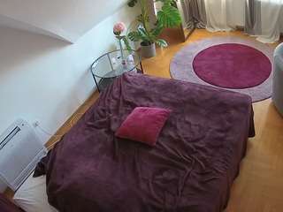 voyeurcam-julmodels-whitebed-4