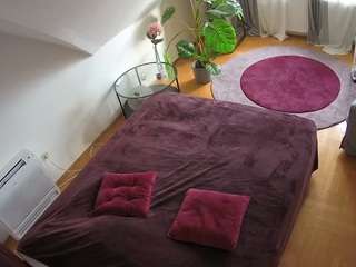 voyeurcam-julmodels-whitebed-4