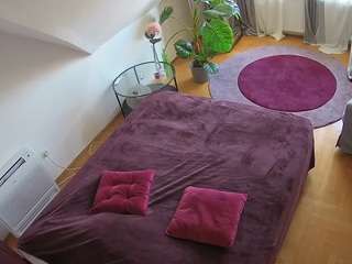 voyeurcam-julmodels-whitebed-4 camsoda