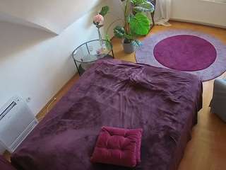 voyeurcam-julmodels-whitebed-4 camsoda