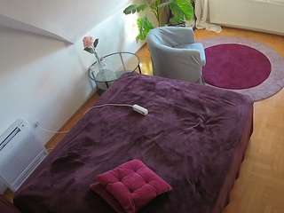 voyeurcam-julmodels-whitebed-4 camsoda