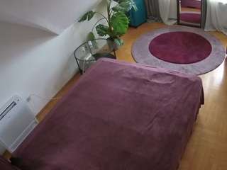 voyeurcam-julmodels-whitebed-4