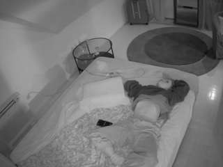 voyeurcam-julmodels-whitebed-4 webcam model