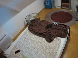 voyeurcam-julmodels-whitebed-4 webcam model