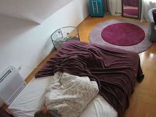 voyeurcam-julmodels-whitebed-4 webcam model