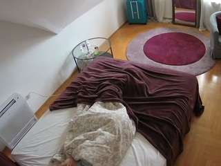 voyeurcam-julmodels-whitebed-4 webcam model