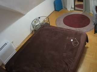 voyeurcam-julmodels-whitebed-4 webcam model