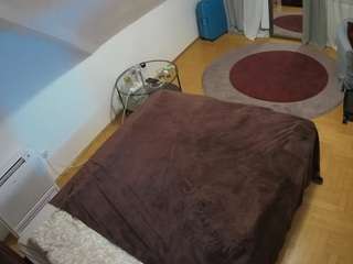 voyeurcam-julmodels-whitebed-4 webcam model