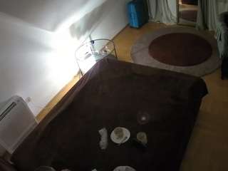 voyeurcam-julmodels-whitebed-4