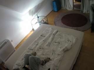 voyeurcam-julmodels-whitebed-4 Live Webcam on CamSoda