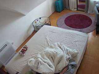 voyeurcam-julmodels-whitebed-4 webcam model