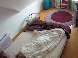 voyeurcam-julmodels-whitebed-4 webcam model