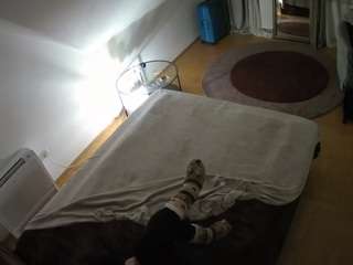 voyeurcam-julmodels-whitebed-4's CamSoda show and profile