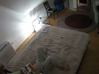 voyeurcam-julmodels-whitebed-4's CamSoda show and profile