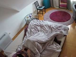voyeurcam-julmodels-whitebed-4