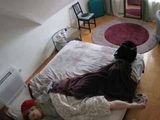 voyeurcam-julmodels-whitebed-4