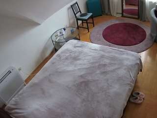 voyeurcam-julmodels-whitebed-4's CamSoda show and profile