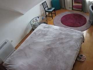 voyeurcam-julmodels-whitebed-4's CamSoda show and profile