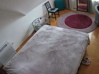 voyeurcam-julmodels-whitebed-4's CamSoda show and profile