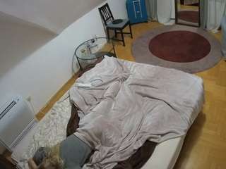 voyeurcam-julmodels-whitebed-4
