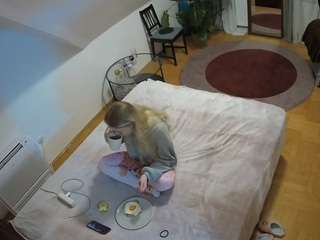 voyeurcam-julmodels-whitebed-4 Profile Image
