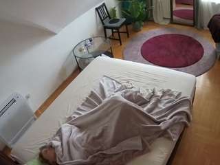 voyeurcam-julmodels-whitebed-4