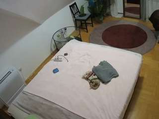 voyeurcam-julmodels-whitebed-4 Amateur live webcam