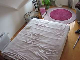 voyeurcam-julmodels-whitebed-4 webcam model
