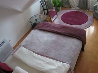 voyeurcam-julmodels-whitebed-4