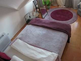 voyeurcam-julmodels-whitebed-4