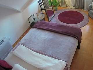 voyeurcam-julmodels-whitebed-4