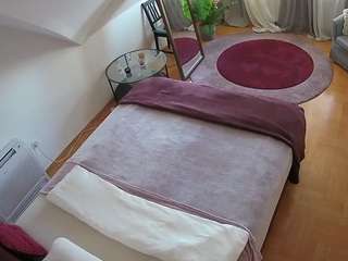 voyeurcam-julmodels-whitebed-4