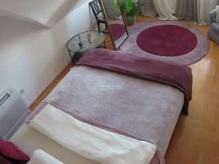 voyeurcam-julmodels-whitebed-4