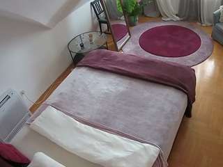 voyeurcam-julmodels-whitebed-4