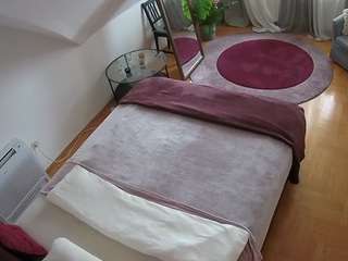 voyeurcam-julmodels-whitebed-4