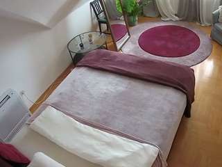 voyeurcam-julmodels-whitebed-4