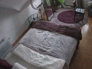 voyeurcam-julmodels-whitebed-4