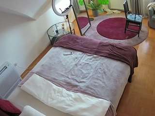 voyeurcam-julmodels-whitebed-4