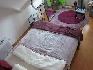 voyeurcam-julmodels-whitebed-4