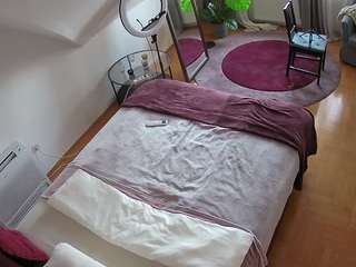 voyeurcam-julmodels-whitebed-4