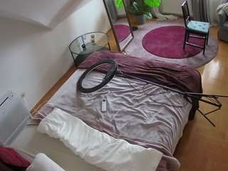 voyeurcam-julmodels-whitebed-4