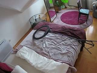 voyeurcam-julmodels-whitebed-4